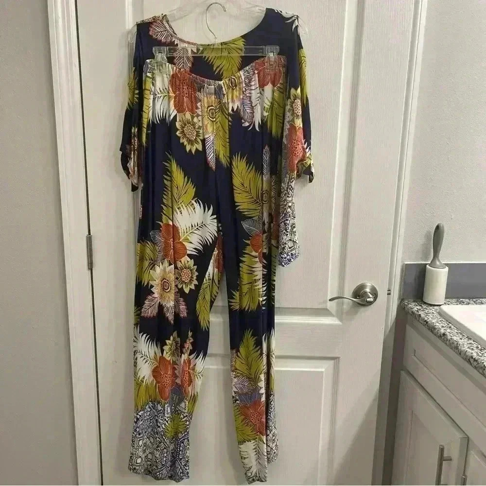 Melissa Paige Floral Top And Matching Pants - Picture 5 of 15